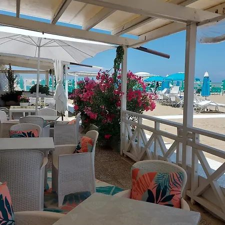 Regina Готель 3*